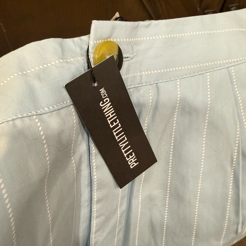 PrettyLittleThing Women’s Pinstripe Dress Pant - Picture 4 of 4